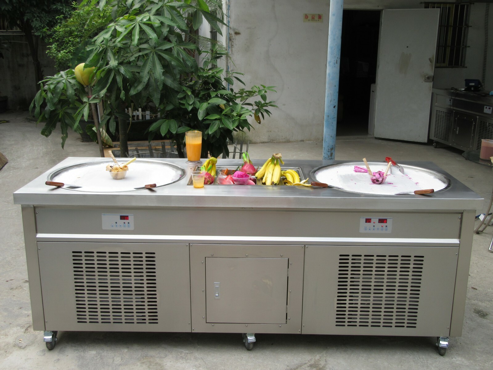 Kolice double round pans fried ice ceram machine with 10 pcs refrigerated tanks