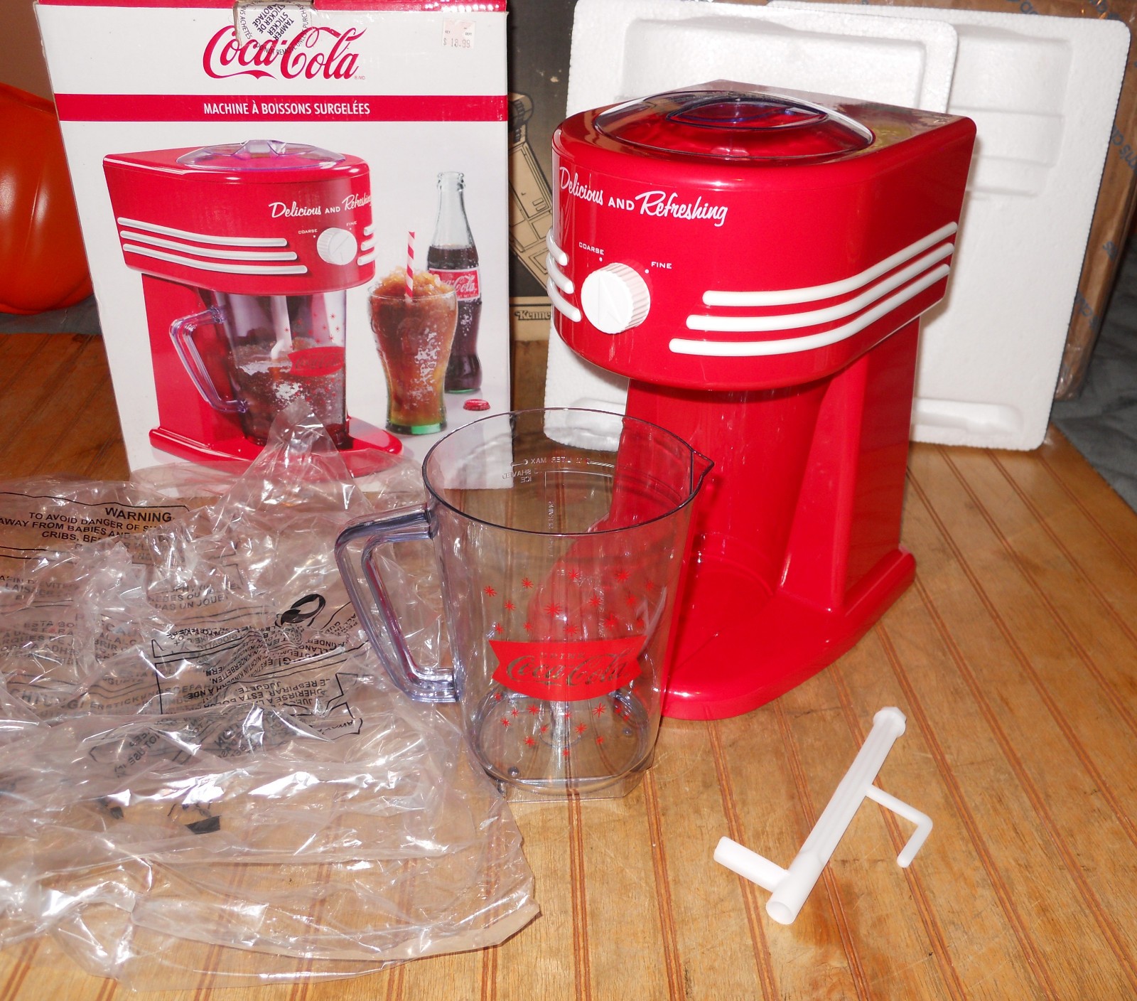 Coca-Cola Frozen Beverage Station -Nostalgia FBS400 40oz Unused in box