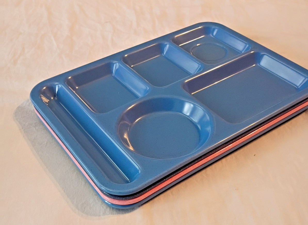 Carlisle Set of 4 Melmac Cafeteria School Lunch Food Trays 6 Compartments