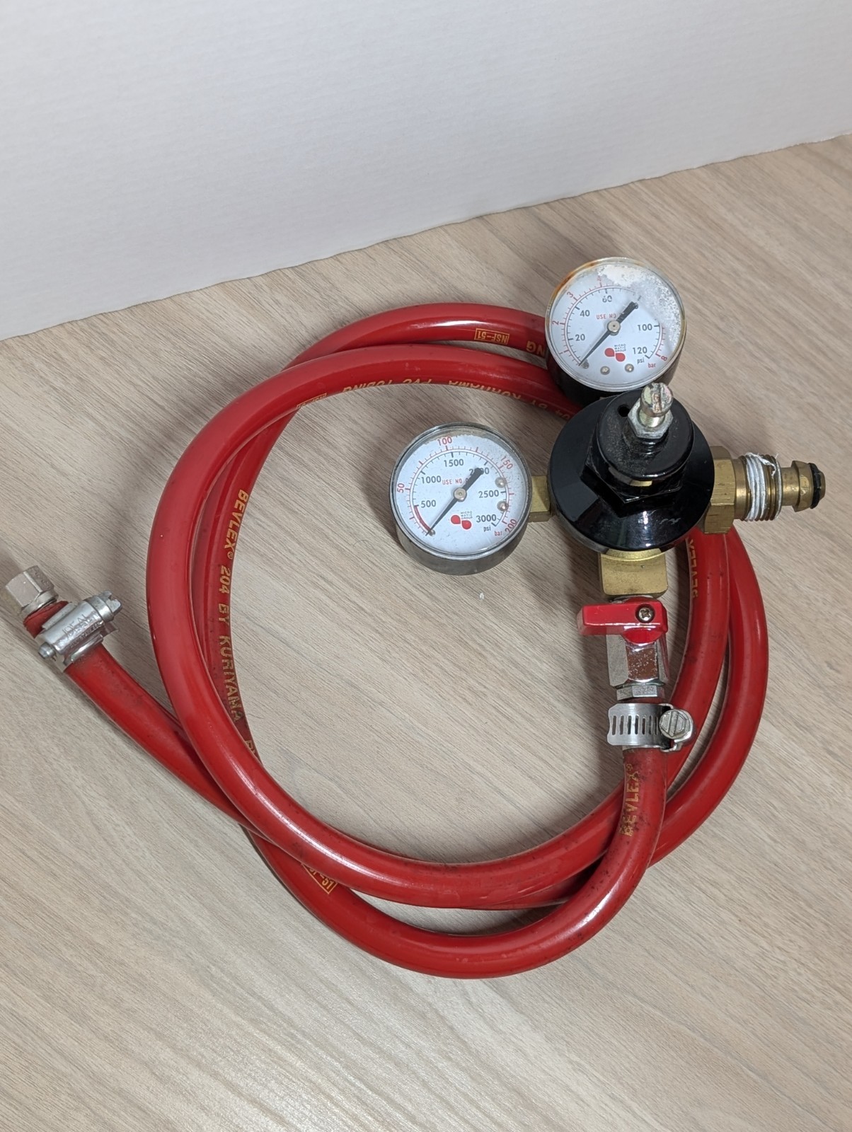 Micro Matic Nitrogen/Co2 Gas Regulator Draught Beer 0-120/3000 PSI