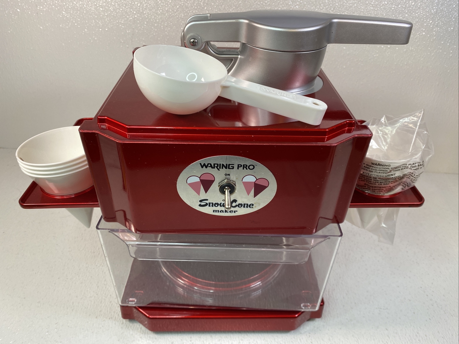 Waring Pro Snow Cone Maker with Original Measuring Scoop and Cups New Condition