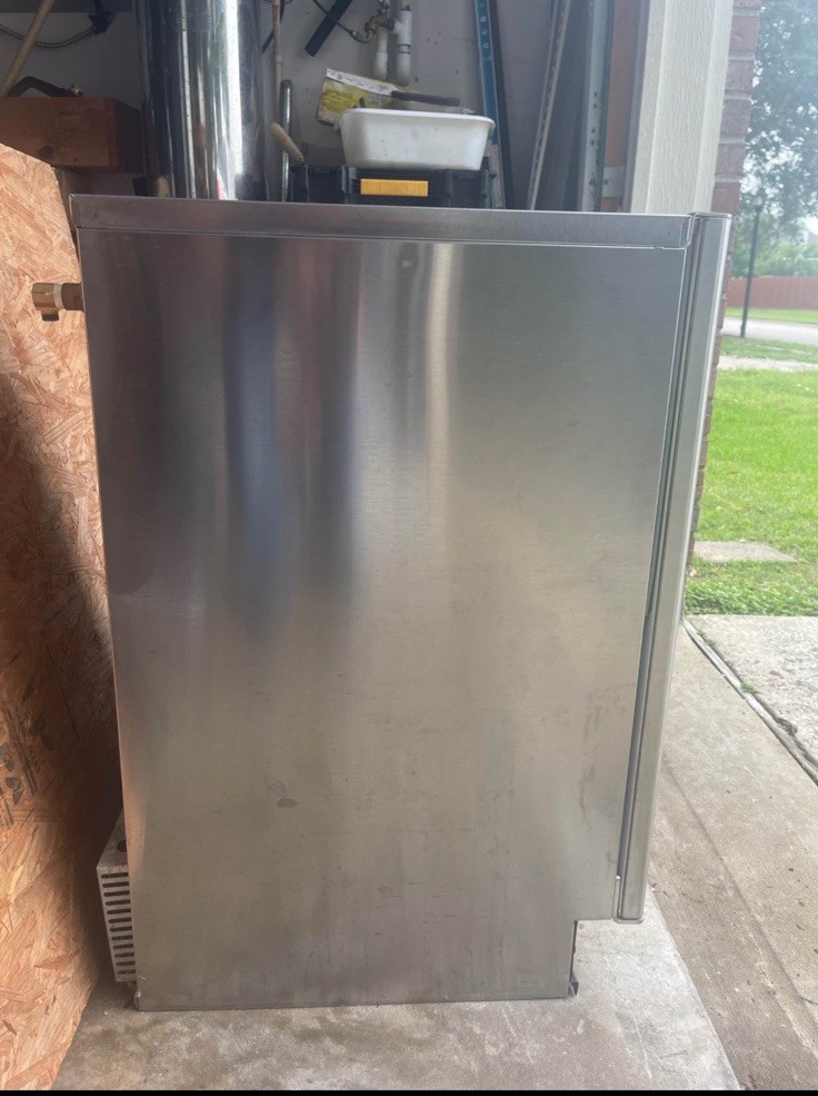 Hoshizaki AM-50BAE-AD Undercounter Nugget Ice Machine 115-120V Air Cooled