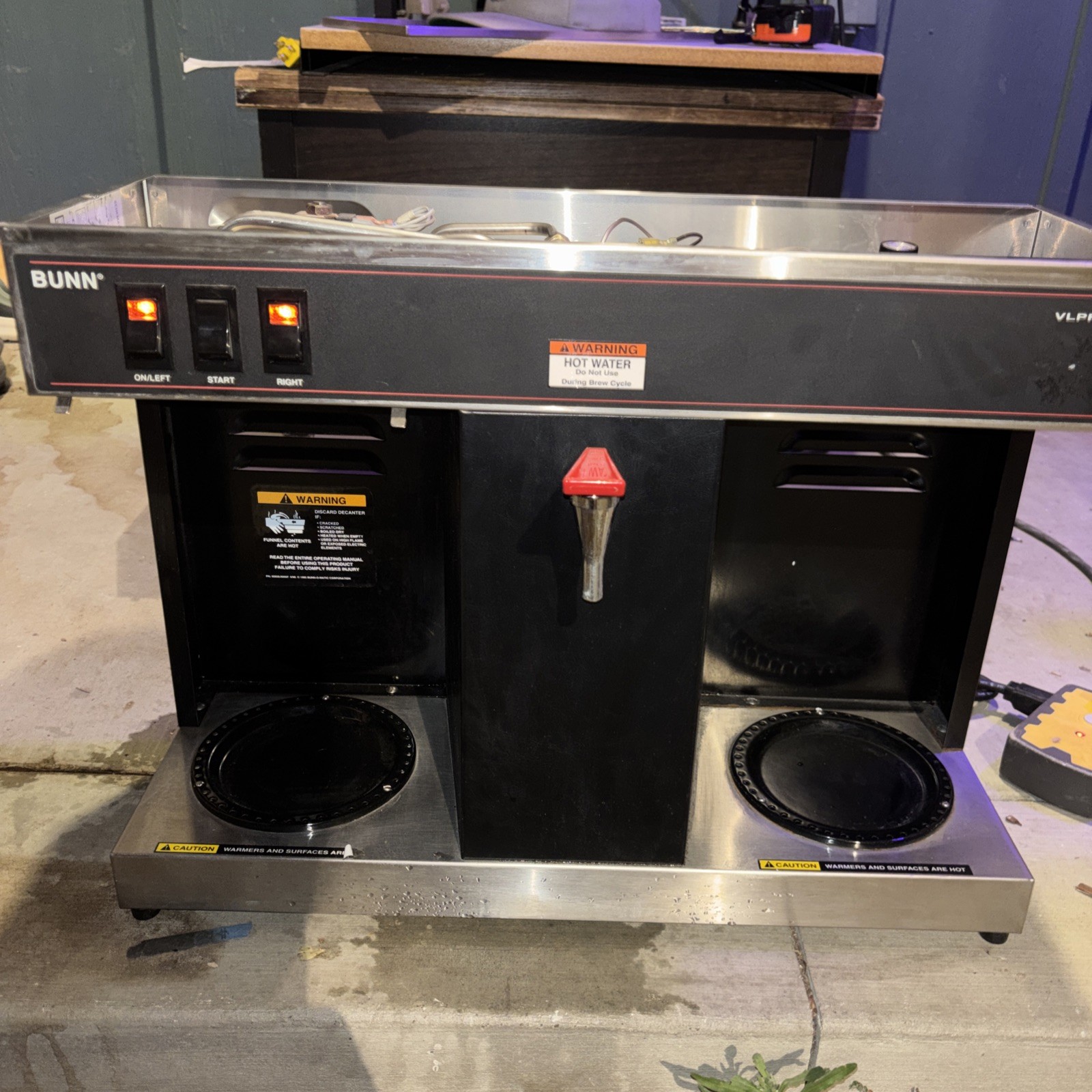 BUNN VLPF 12-Cup Automatic Commercial Coffee Maker 2 Warmers WORKS
