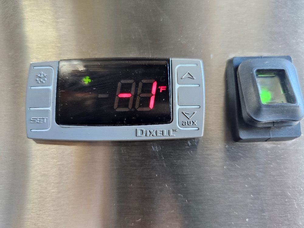 Atosa MBF8001GR Atosa Freezer Reach-in One-section Tested Works Good !!