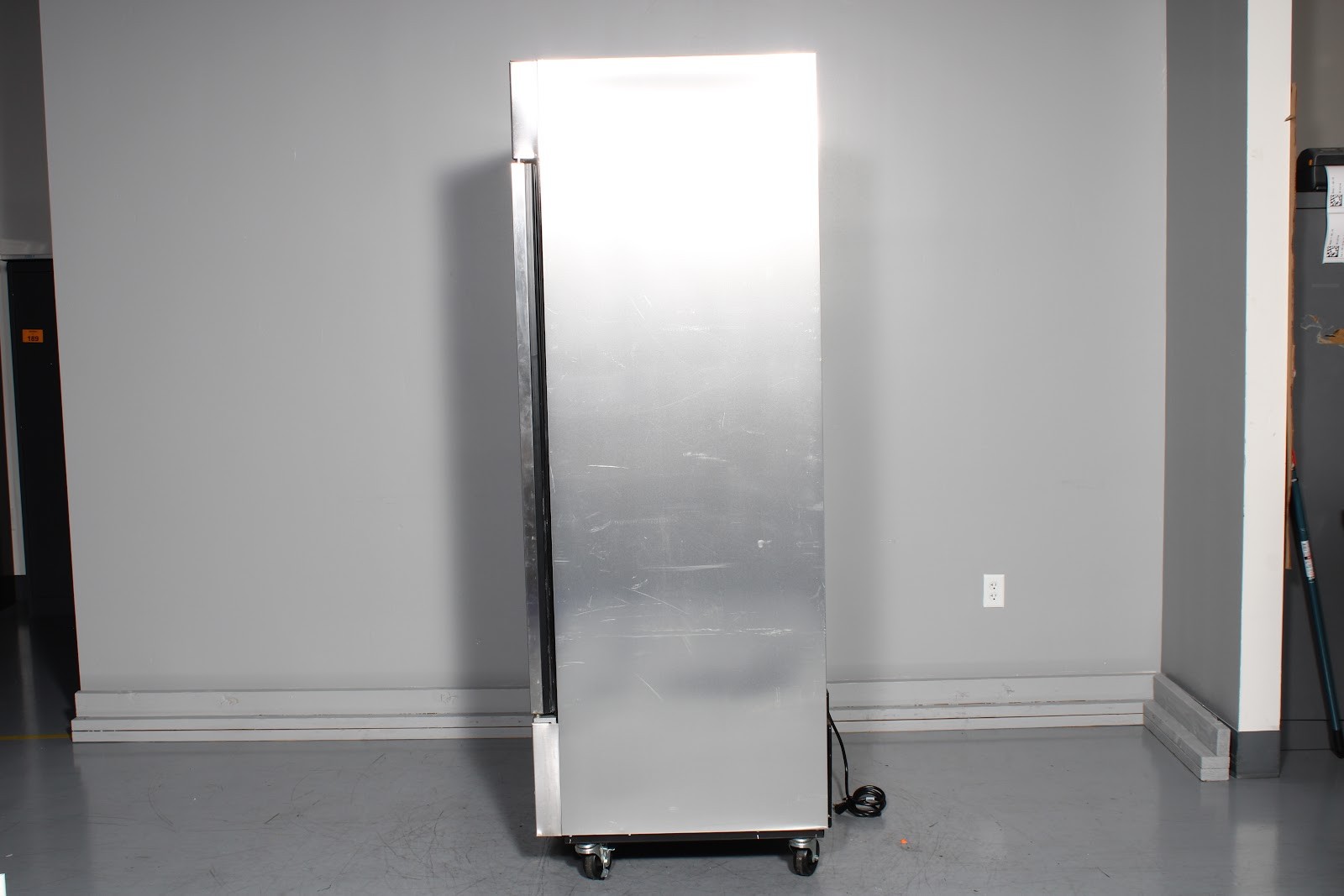 True T-49F-HC 54″ Two Section Solid Door Reach In Freezer With 2x Shelves