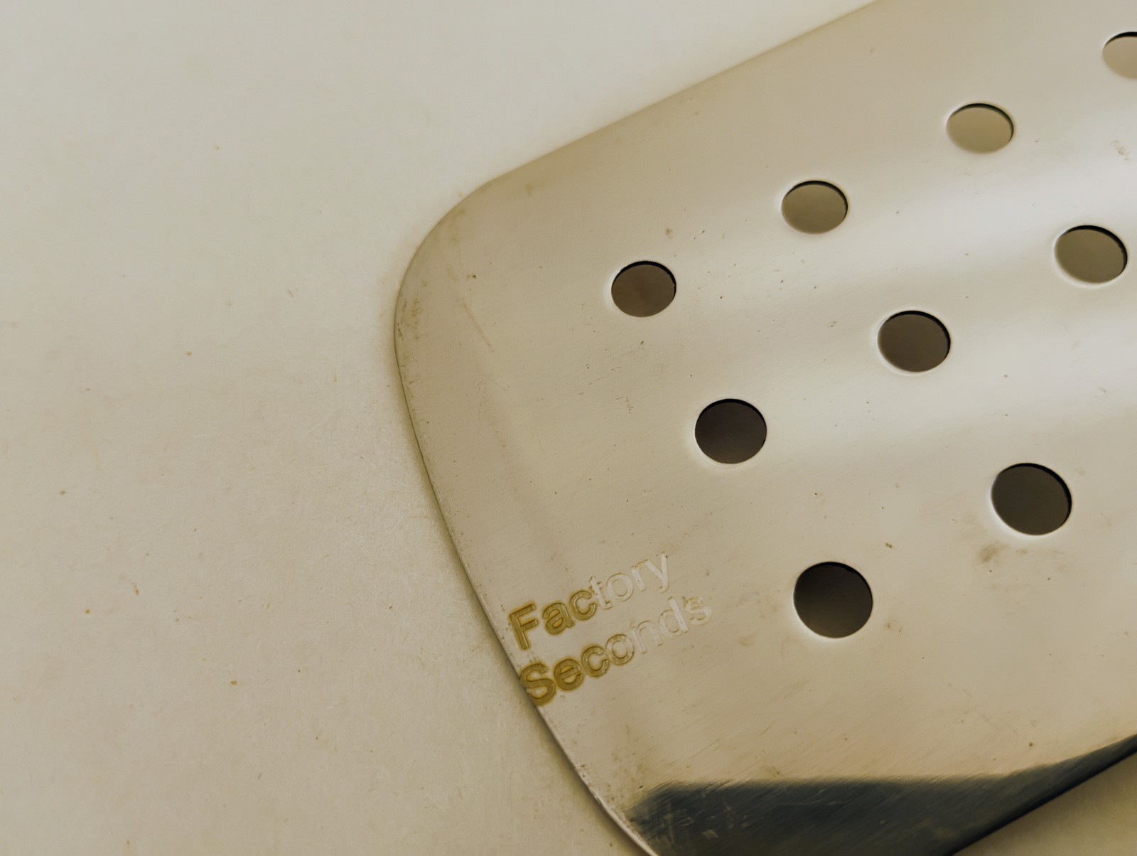 Dexter USA 8X3 Perforated Spatula Turner Stainless Wood Handle PS8698 Factory2nd