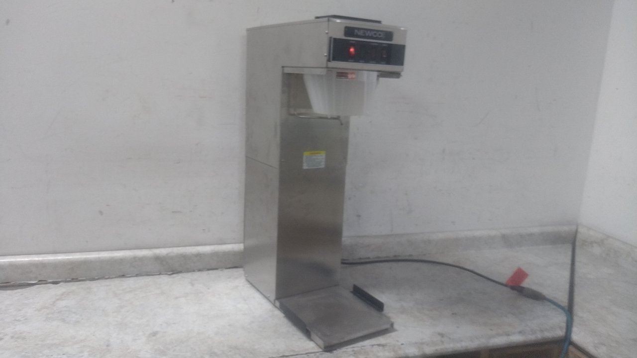 Newco Coffee NKT3-NS1 120VAC 1750W 3 Gal Cap Tea and Coffee Brewer (C)