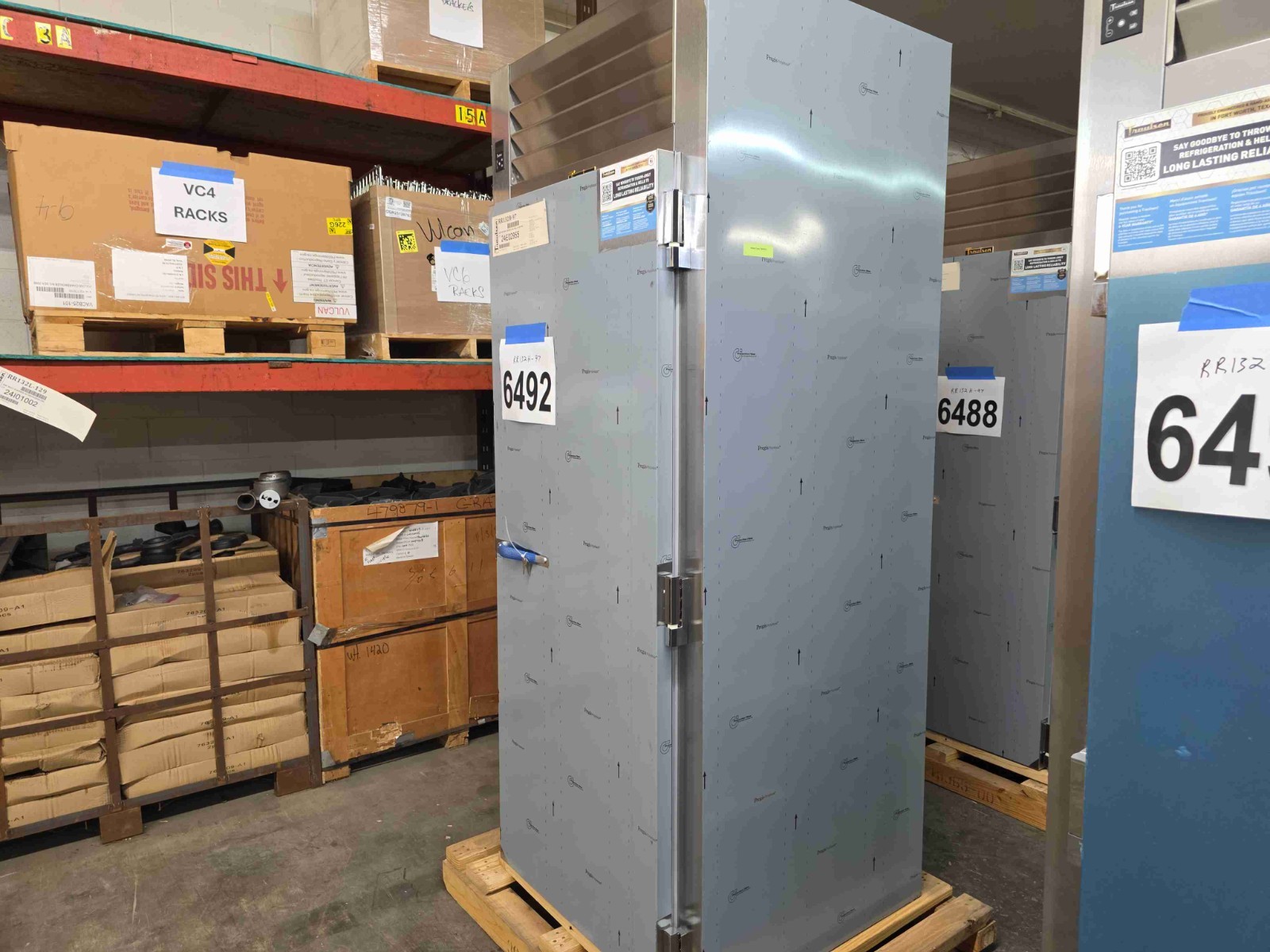 6492 New Old Stock Traulsen – Keg Cooler – 1-Door Cooler Roll In RRI132HUT-FHS