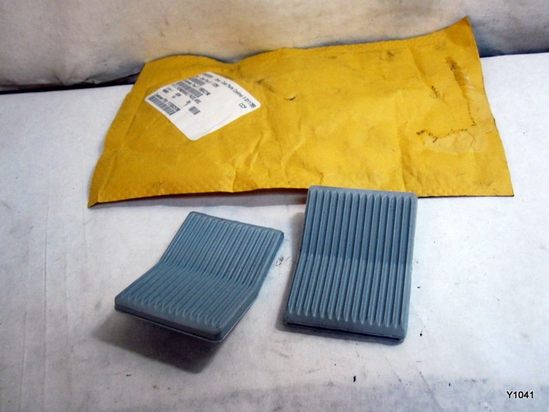 KIT, 2 REMOVABLE PADS, ABS 17259 coca cola part