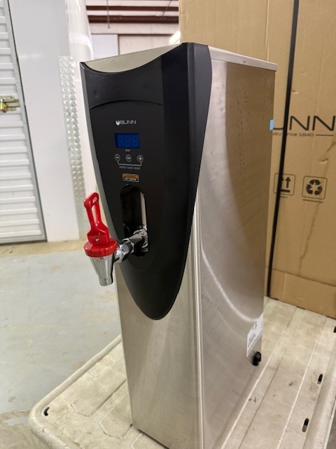 Bunnomatic H5X 5 Gallon (18.9L) 120 V SST Hot Water Dispenser