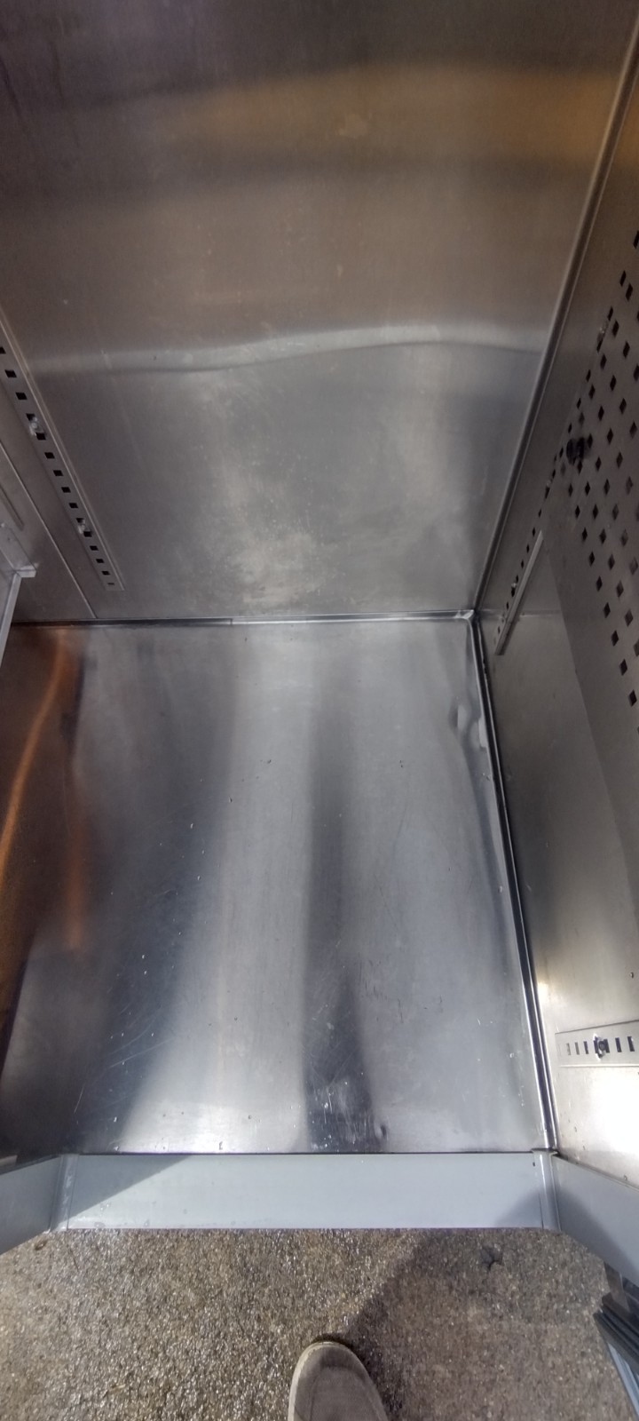Continental DL3R-SS 3 Door Commercial Refrigerator SS 72 Cu Ft Runs Cool W Rack