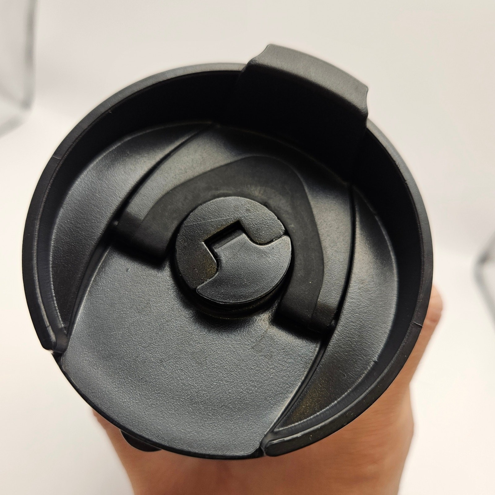 GENTLEMEN’S HARDWARE TRAVEL COFFEE PRESS PLATINUM COLOR 11oz MATTE BLACK
