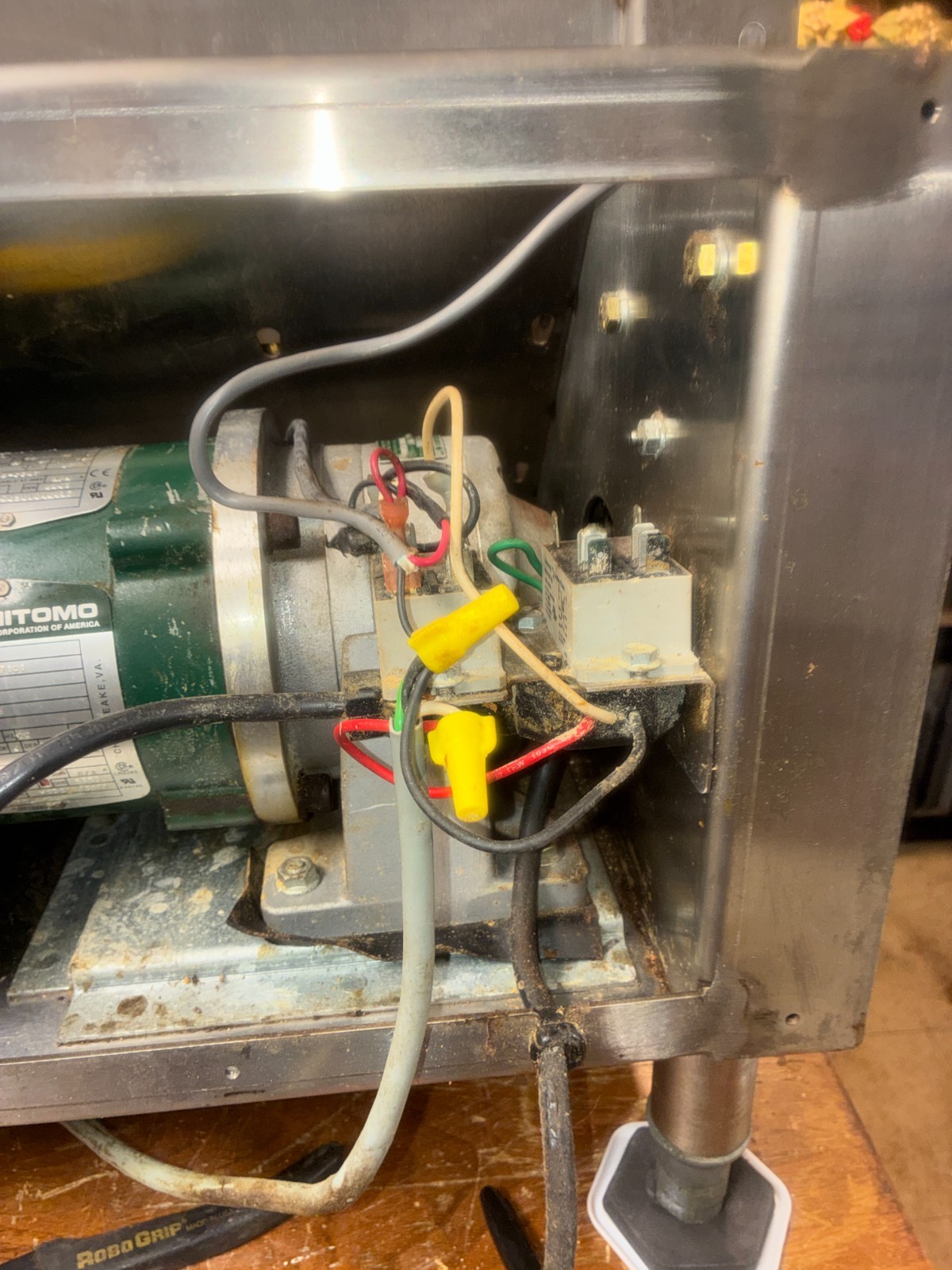 read all…..SOMERSET 20 INCH DOUGH SHEETER. WORKING BUT NEEDS SOME WORK
