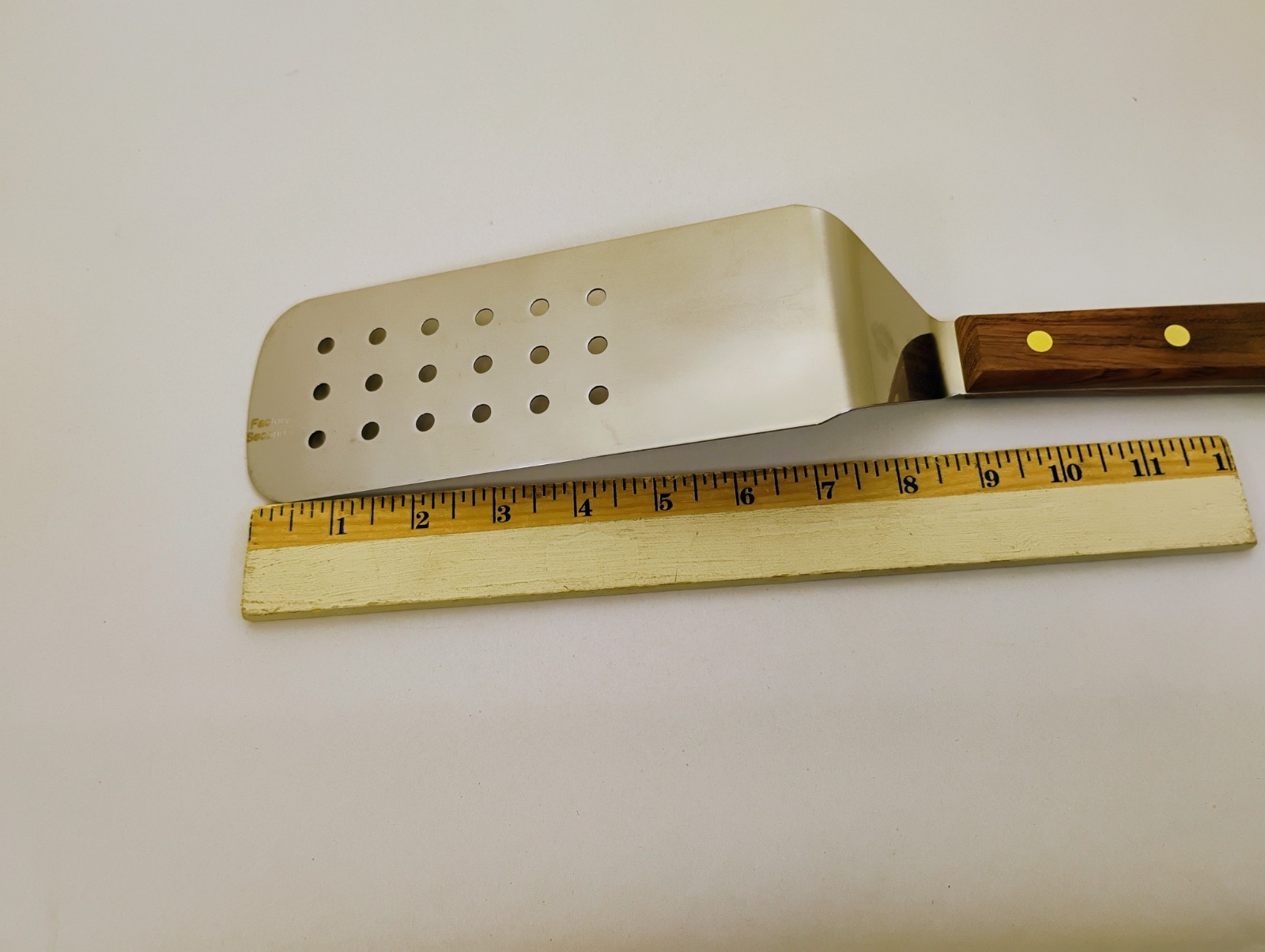 Dexter USA 8X3 Perforated Spatula Turner Stainless Wood Handle PS8698 Factory2nd
