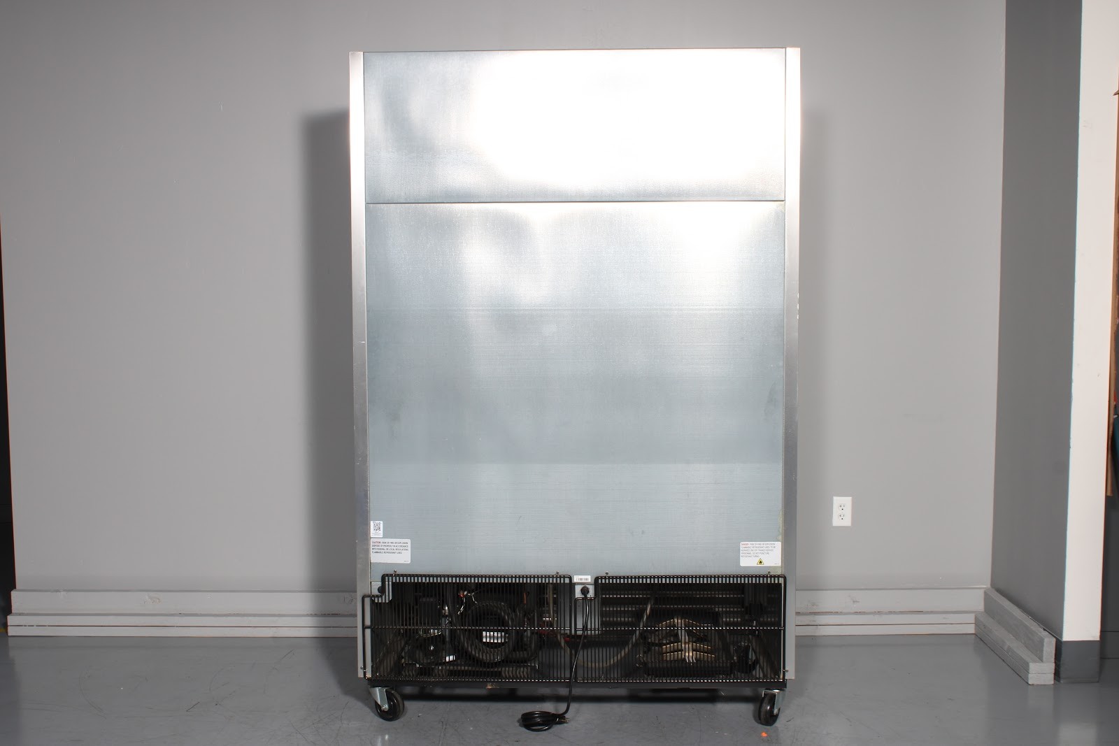 True T-49F-HC 54″ Two Section Solid Door Reach In Freezer With 2x Shelves