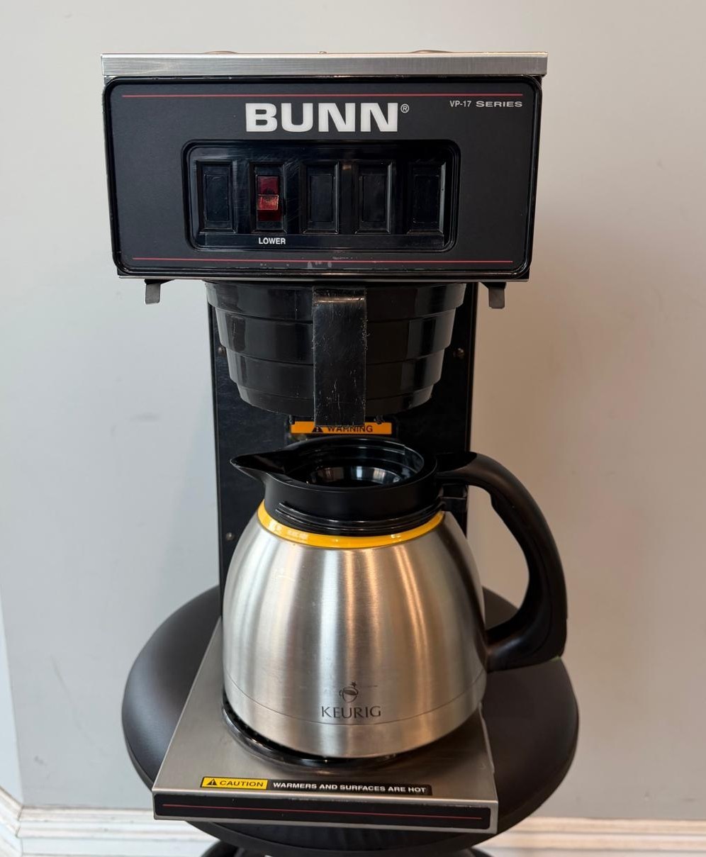 BUNN VP17-1 Coffee Brewer (server included!)