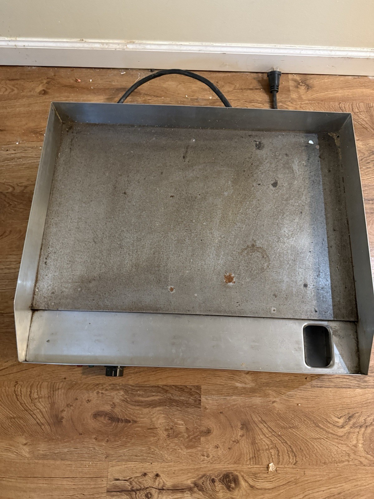 Waring WGR240X 24 in x 16 in Countertop Electric Griddle 240V Read