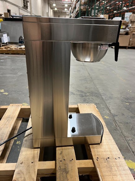 Avantco C15 Pourover Airpot Coffee Brewer – 120V, 1,650W.