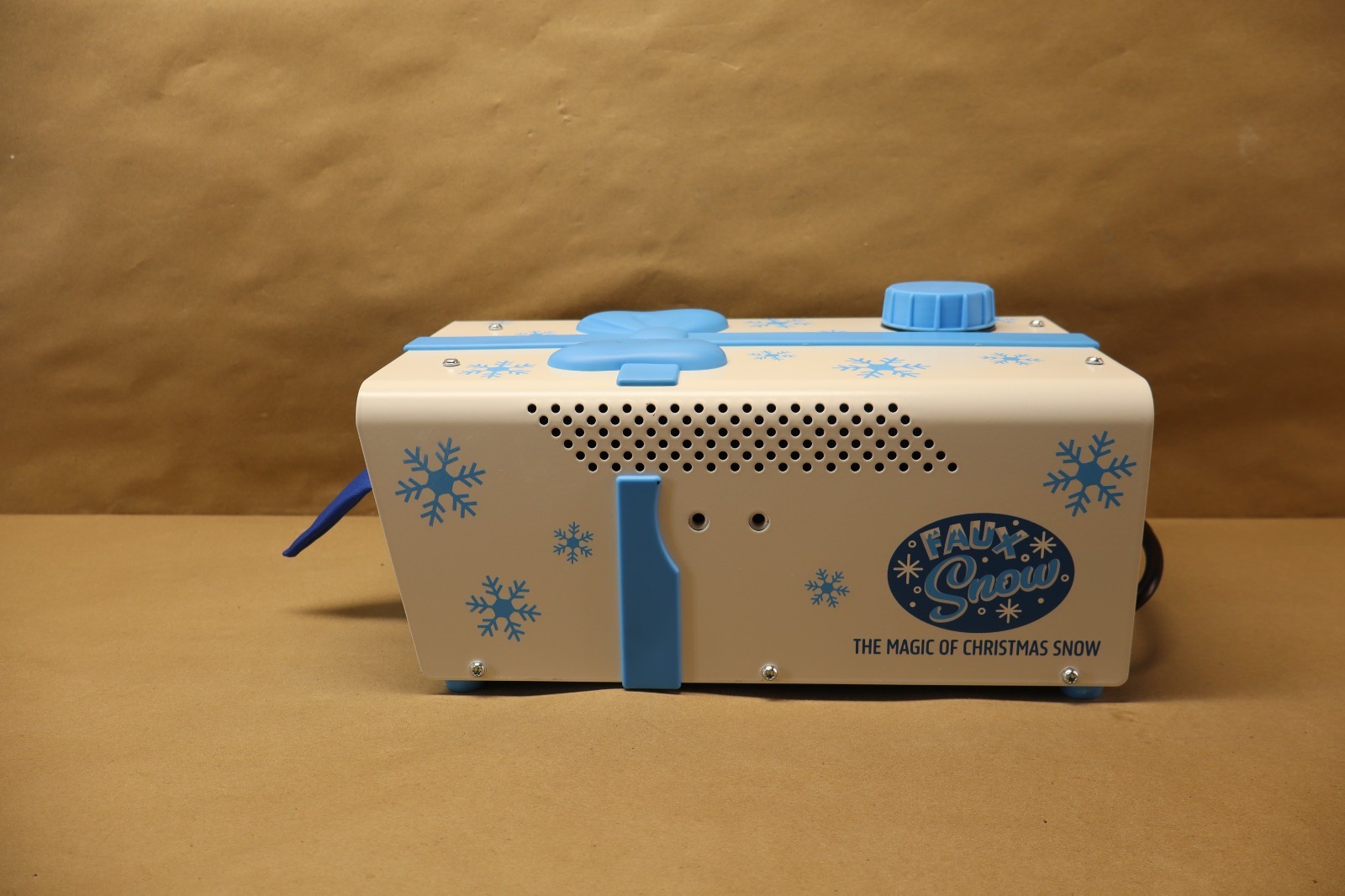 Christmas Corded Electric Faux Snow Blowing Machine 800 W Easy to Use with Timer