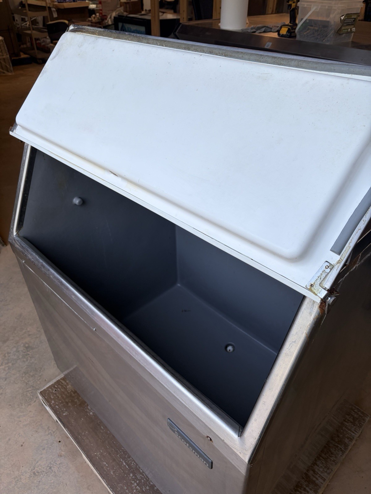 Scotsman BH801S-A Stainless Steel Ice Storage Bin Container Box 580 Lb Capacity