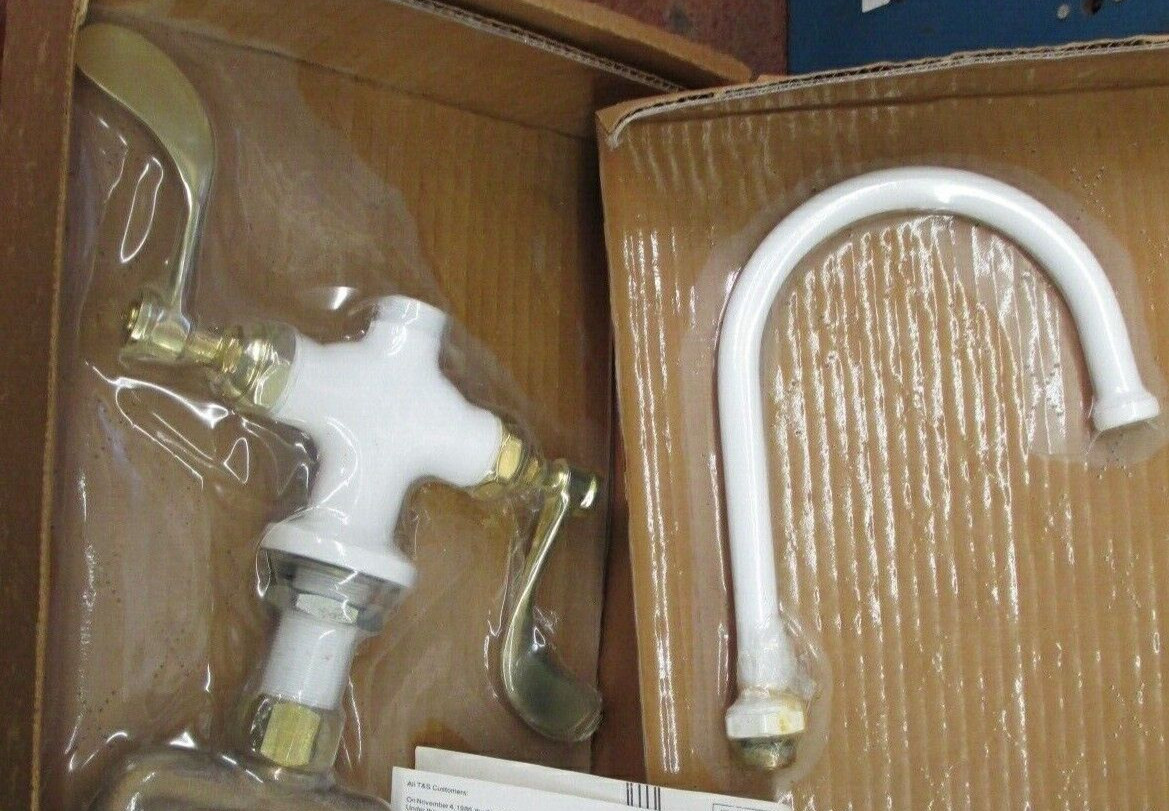 NOS T&S DL-5251 White & Polished Brass Commercial Swivel Bar Faucet Gold USA NEW