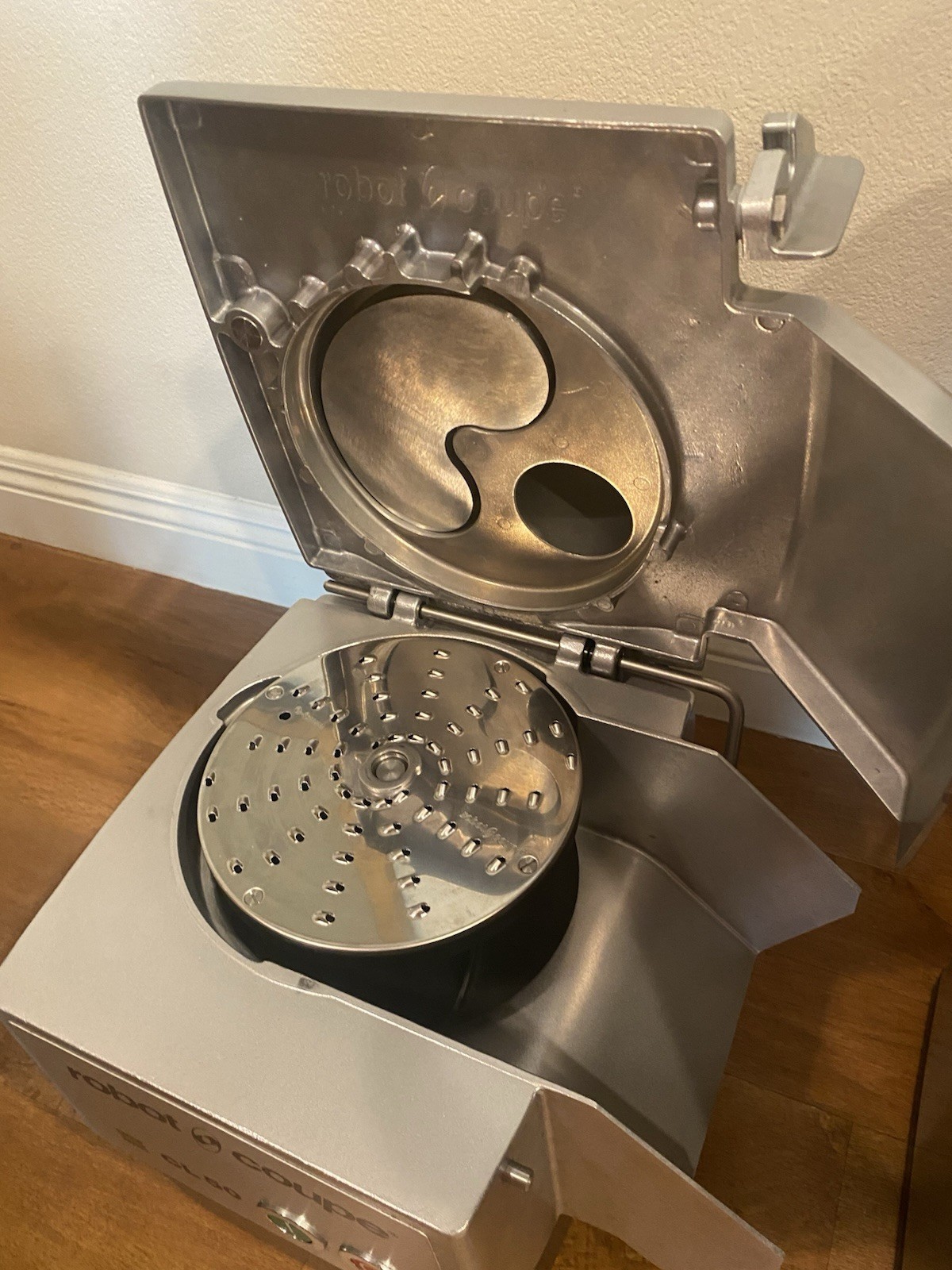 Robot Coupe CL50 Continuous Feed Food Processor, 1-1/2-HP, 120v/60/1-ph