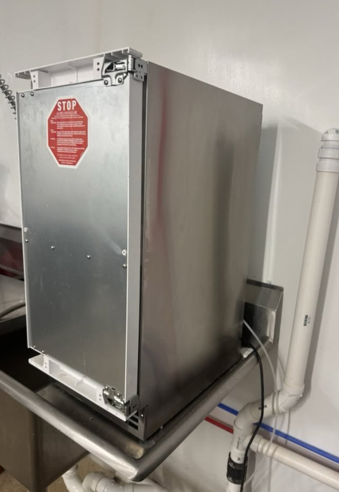 Viking Professional 5 Series FPNI515 15 In Panel Ready Ice Maker with 26 lbs.
