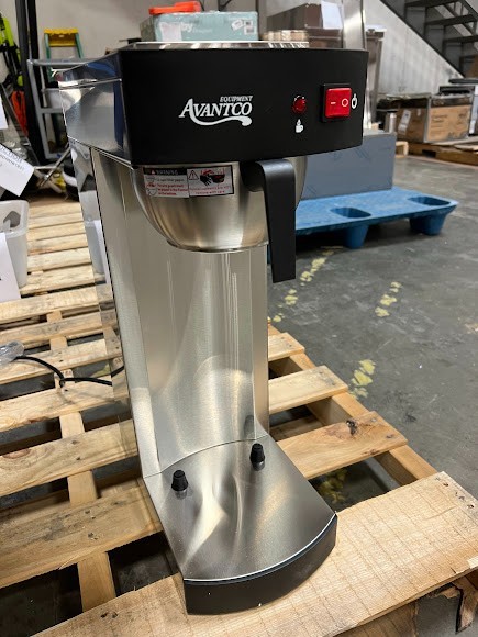 Avantco C15 Pourover Airpot Coffee Brewer – 120V, 1,650W.