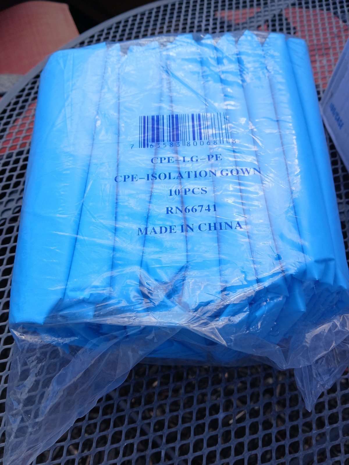 New In Case ! 100 Pcs Large Blue Disposable Aprons. Great Deal & Best Price.