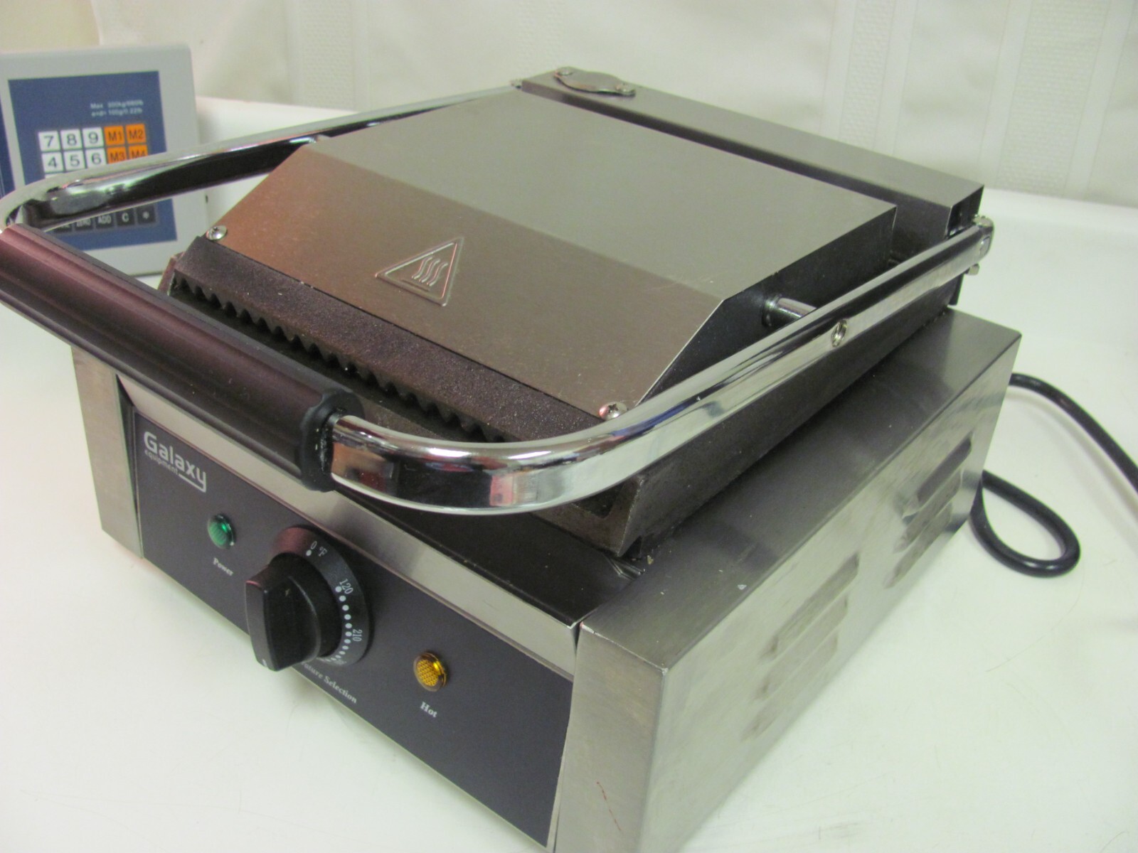 Galaxy P65SG Single Panini Sandwich Grill with Grooved Top and Smooth Bottom Pla