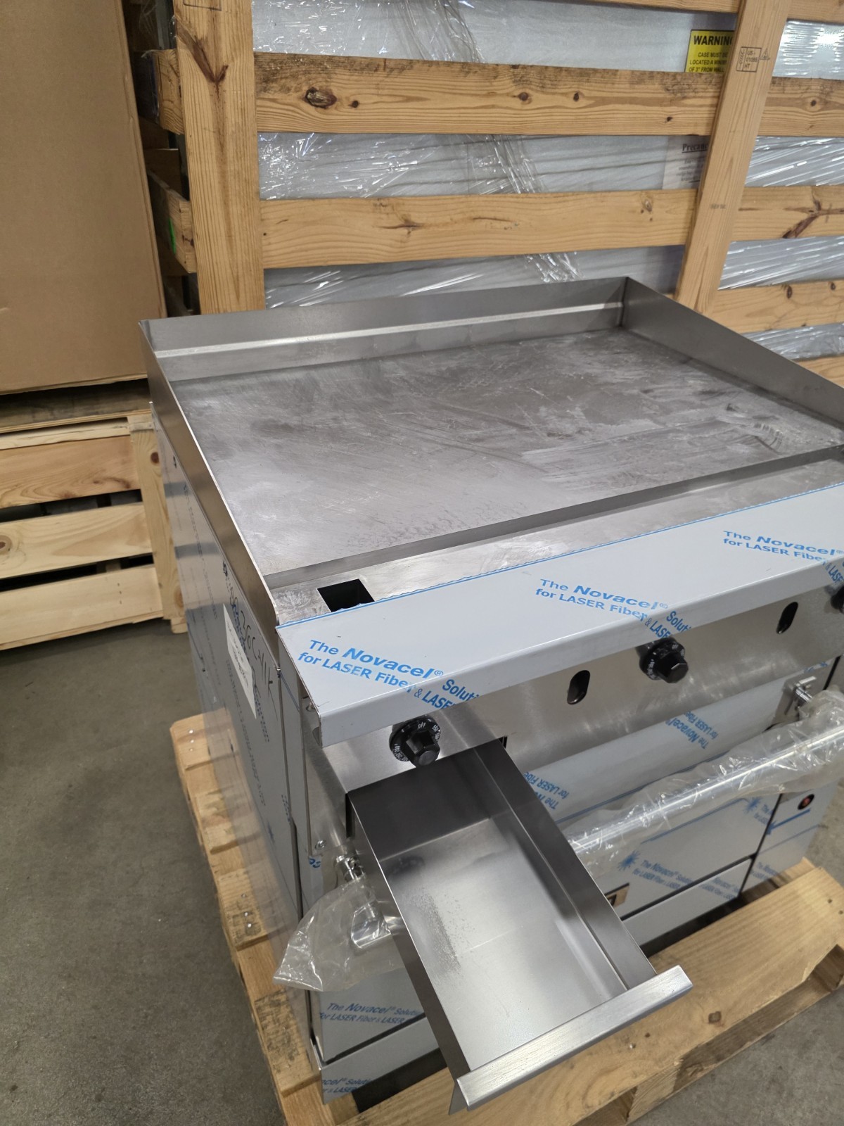 NEW Vulcan 36C-36GTN Natural Gas 36″ Thermostatic Griddle, Convection Oven