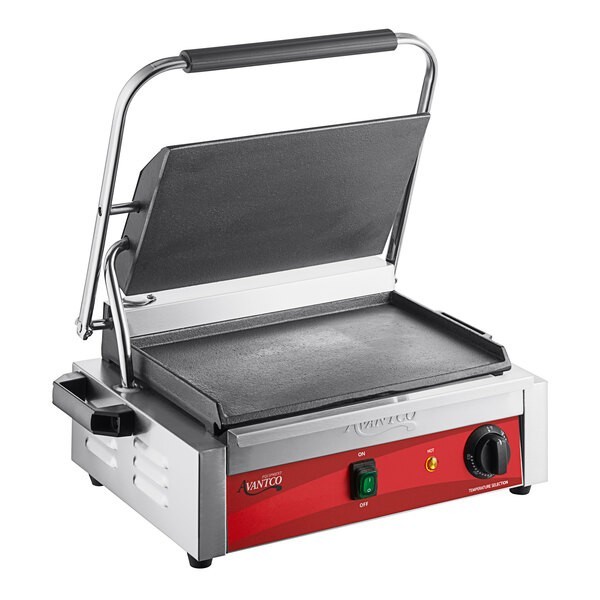 Avantco PG200S Commercial Panini Sandwich Grill with Smooth Plates – 120V, 1750W
