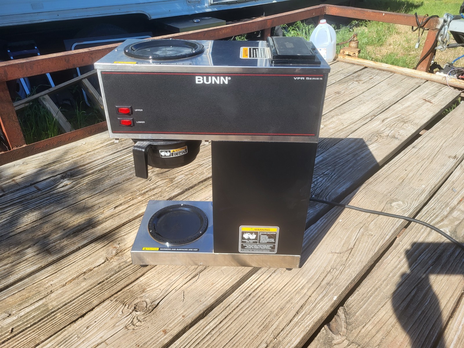 BUNN VPR Series Commercial Pourover Coffee Brewer 2 Warmers Cup Warming Decanter