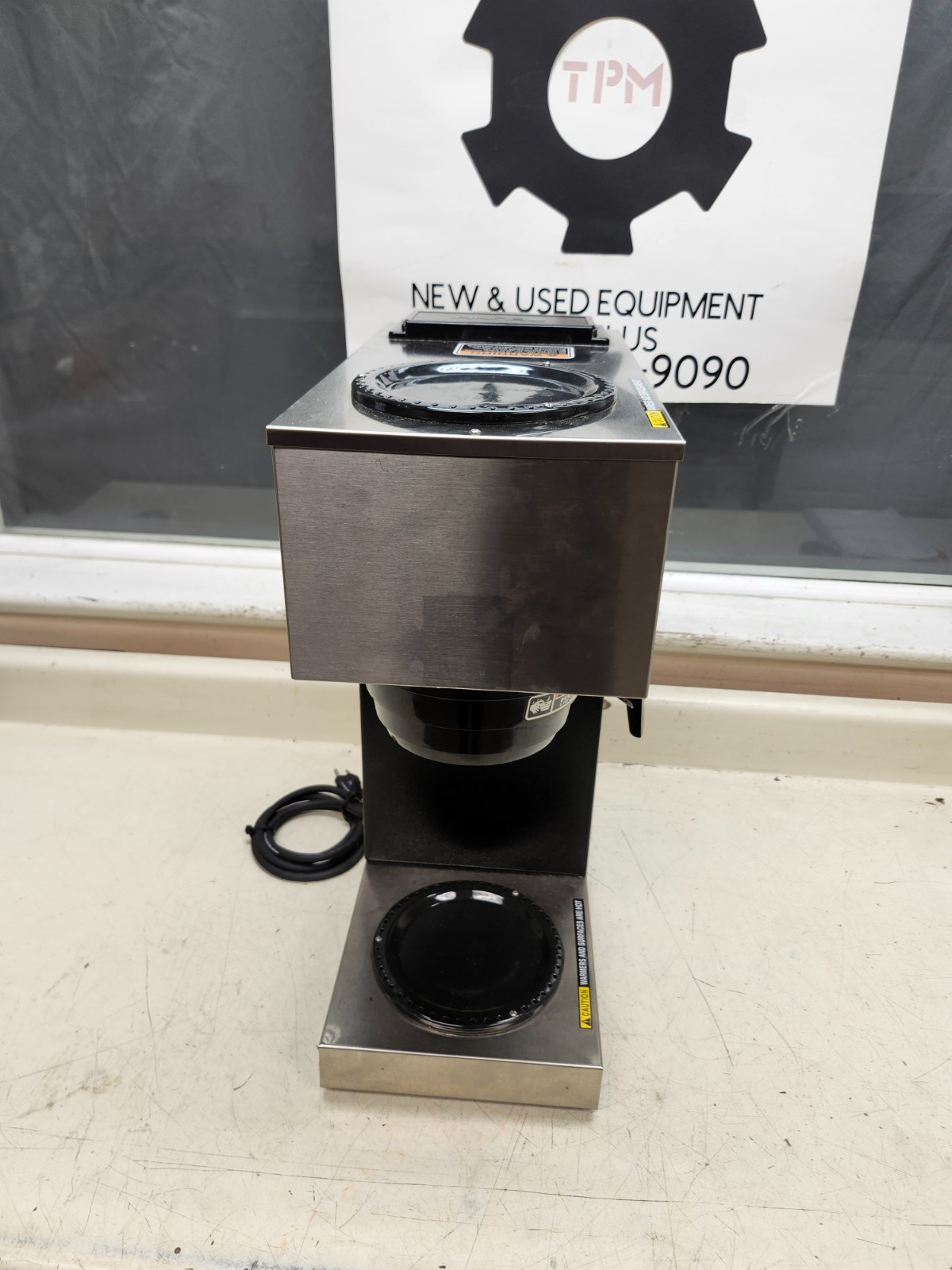 Bunn VPR Black 12 Cup Commercial Coffee Brewer Upper & Lower Warmers 33200.0000