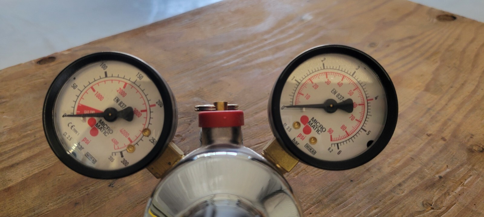 Micro Matic Premium Plus CO2 Regulator 0-60PSI 792-333, Dual Gauge
