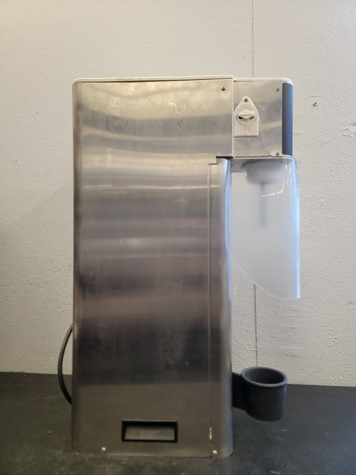 F’real FRLB7 Milkshake Blender Shake Machine Front Door Assembly Freal 👁