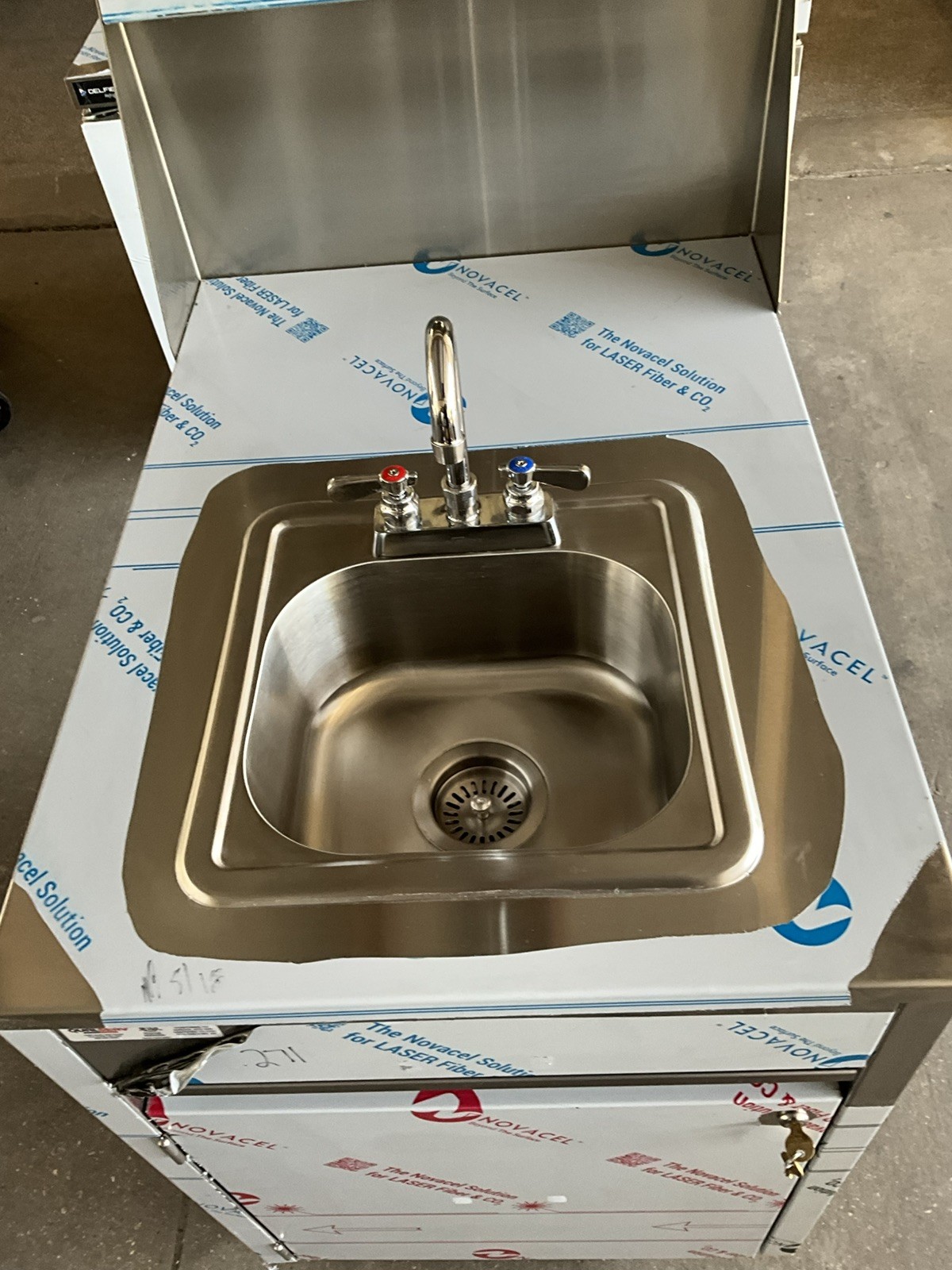 2025 Qualserv stainless steel Portable hand sink hot water daycare WMSC24MS E
