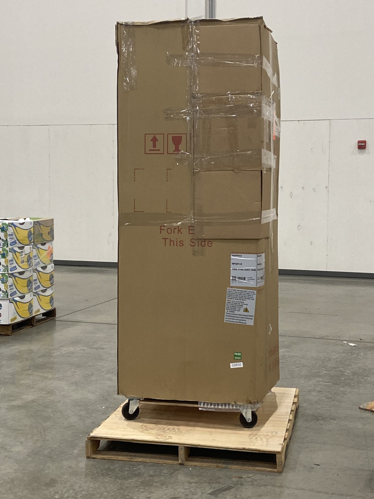 Norpole NPGR1-S 28″ Glass Door Commercial Merchandiser Refrigerator 23 Cu. Ft.