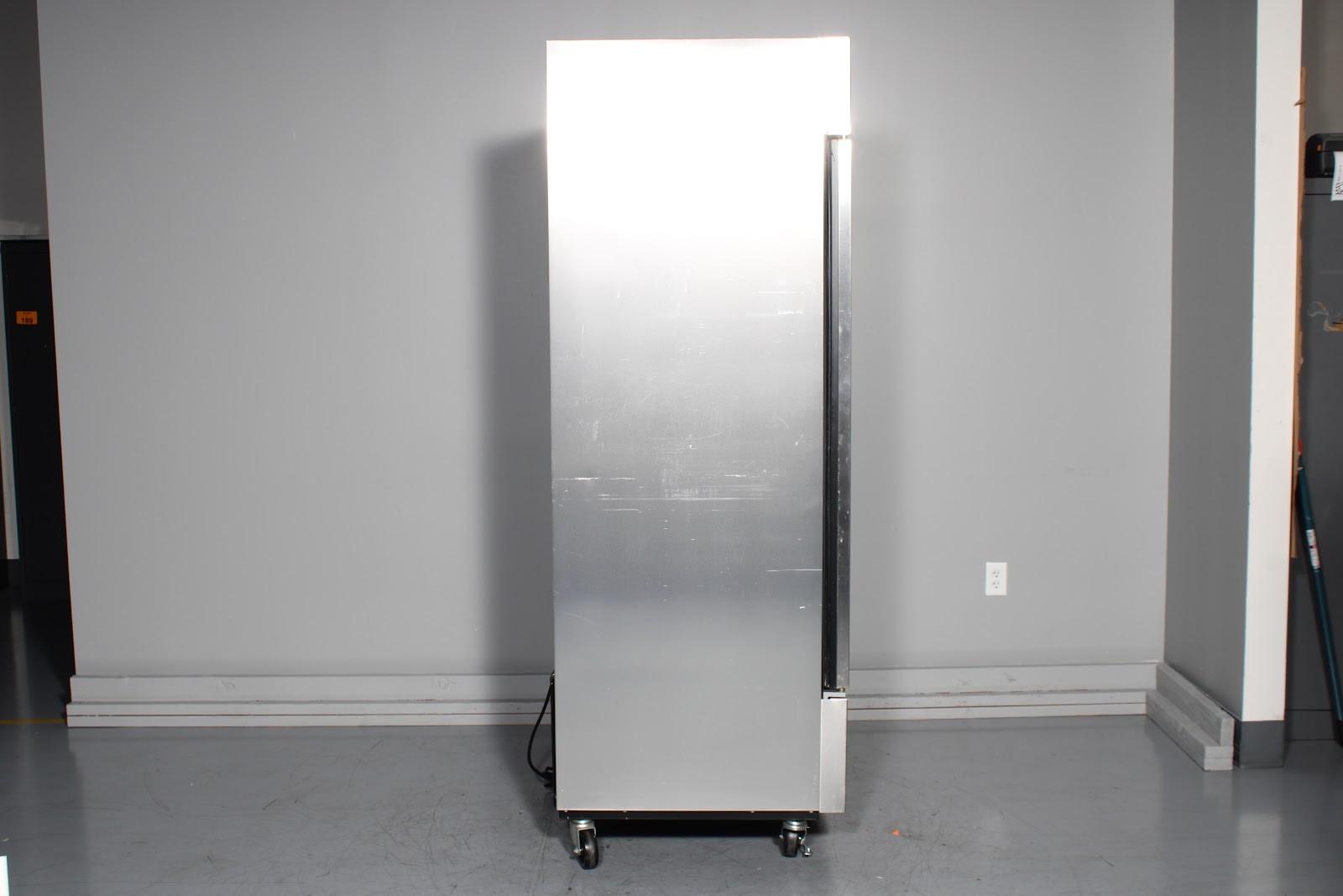 True T-49F-HC 54″ Two Section Solid Door Reach In Freezer With 2x Shelves