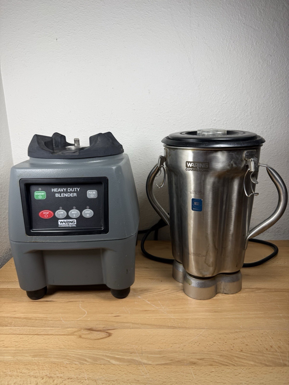Waring Commercial CB15 Ultra Heavy Duty 3.75HP Blender, 1 Gallon Stainless Steel