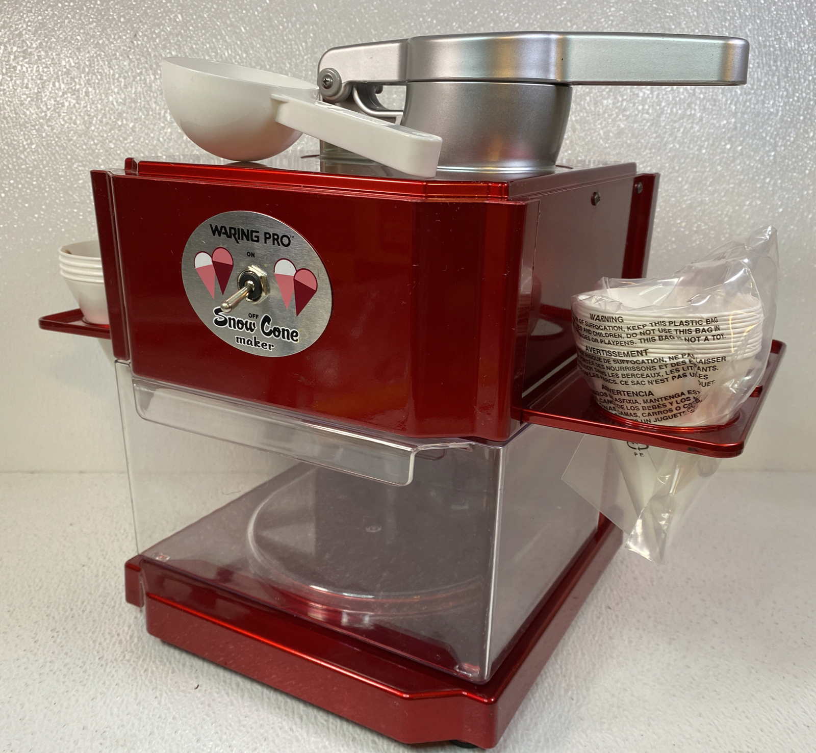 Waring Pro Snow Cone Maker with Original Measuring Scoop and Cups New Condition