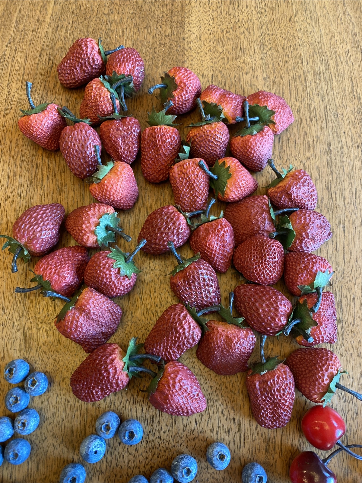 Ceramic Faux Cherries Strawberries Mixed Berries Made In Italy Movie Prop 192 Pc