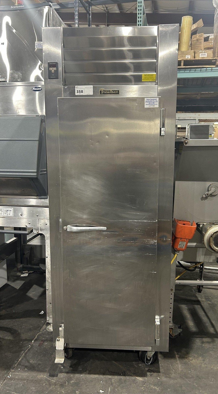 TRAULSEN RHT132WUT-FHS 1 DOOR STAINLESS STEEL REACH IN REFRIGERATOR COOLER
