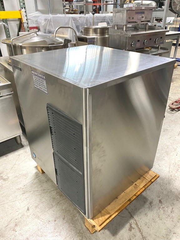 Ice Maker / Hoshizaki F-1501MRJZ-C Air-cooled Cubelet-style with 1353 Lb/Day