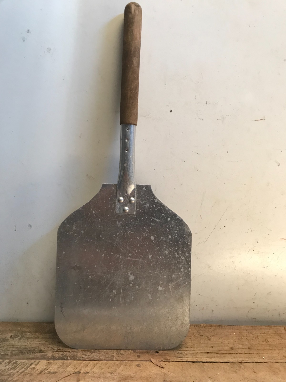 Large American Metalcraft Commercial Pizza Peel Spatula Aluminum Wood Handle USA
