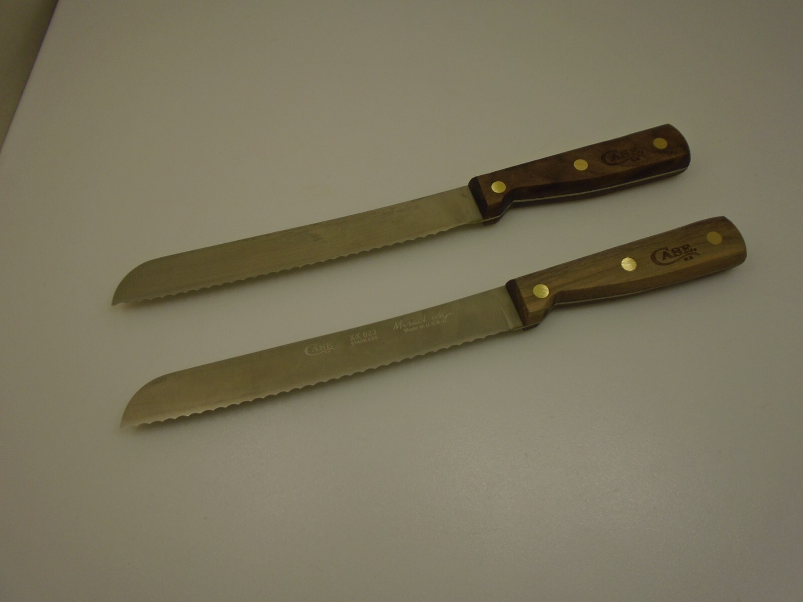 Case XX #623 USA (2) 8″ Scallop Edge Slicer Bread Knives Wood Handles Factory2nd