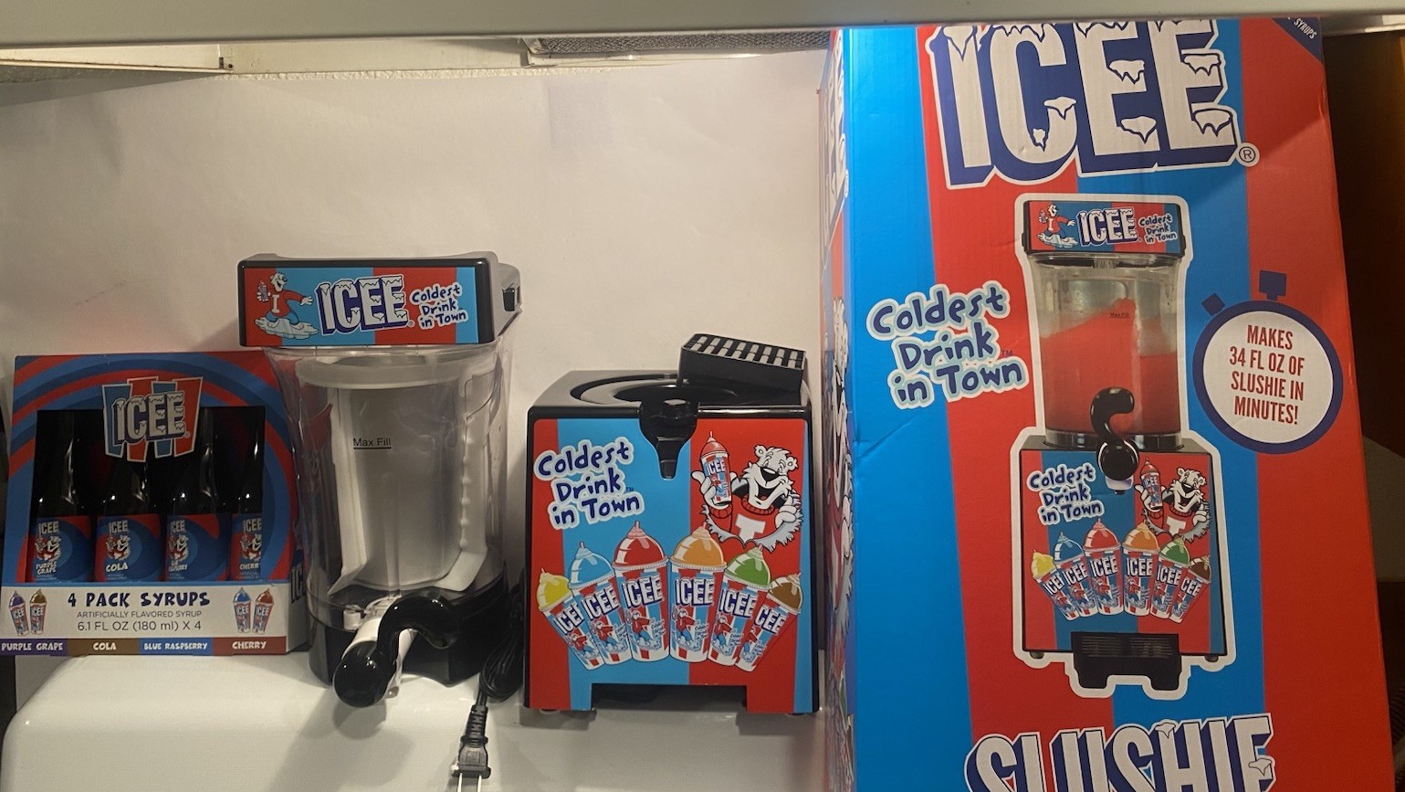 Iscream Genuine ICEE Home Slushie Maker Ice Machine 1 Liter Plus Syrups! Wow