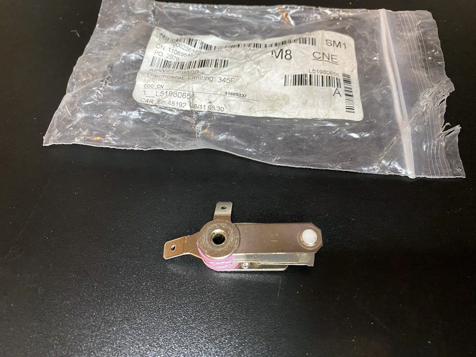 APW Wyott APW2T-69106 Limiting Thermostat 345 Deg OEM For Toaster And Food Well