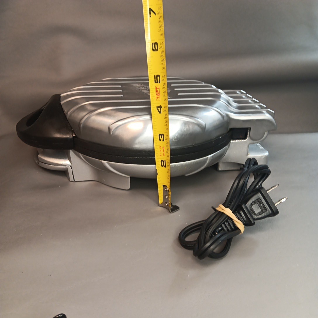 Carbon’s Golden Malted Heavy Duty Professional Gourmet Waffle Baker Maker