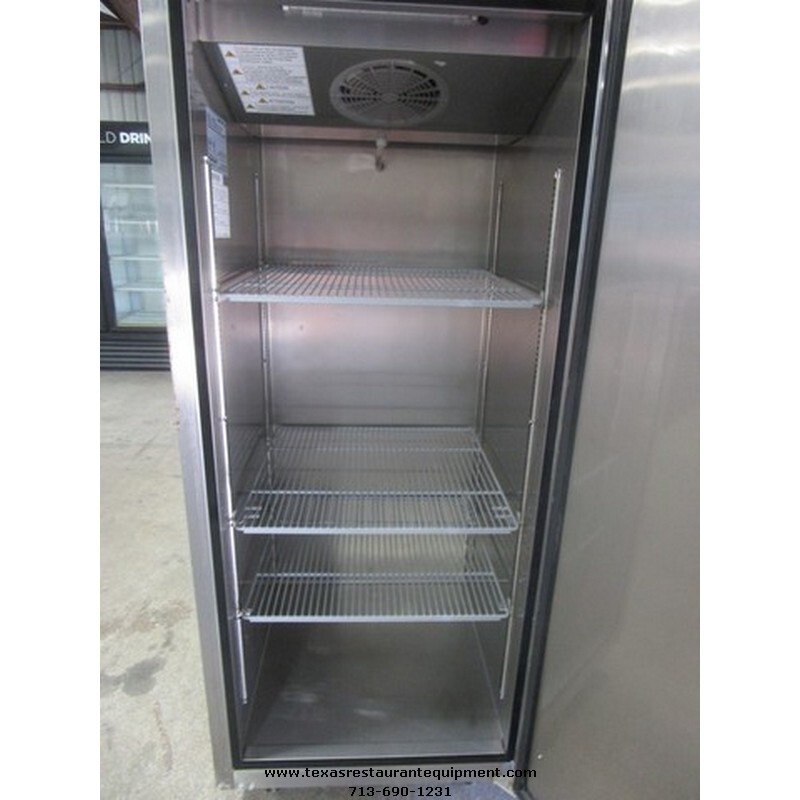 USED TURBO AIR M3R24-1-N 28 3/4″ REACH IN REFRIGERATOR